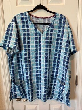 Blue Patterned V-Neck scrub Short Sleeve Top 2x